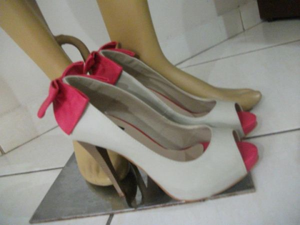 Peep Toe com laço
